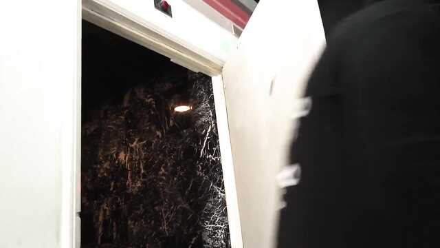 Худая жалпақ девка подрочила көп мүшесі және алды Ұрық тұлға