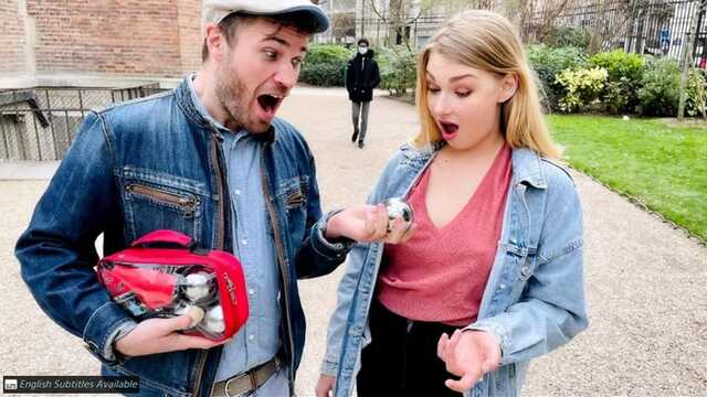 Возбужденный пикапер привлек к сексу восхитительную блондинку.