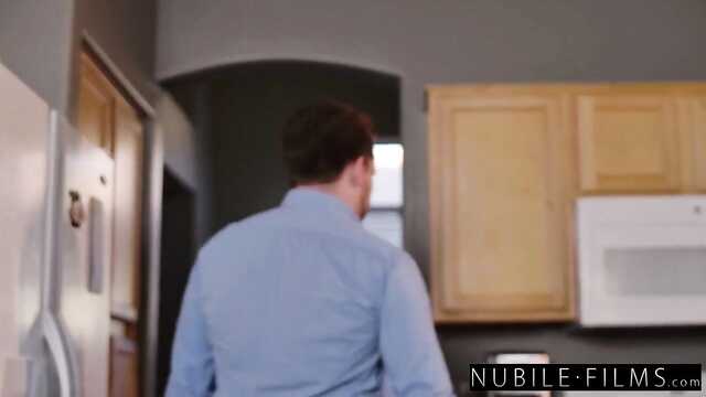 Facet był w stanie namówić blondynki na FFM Seks