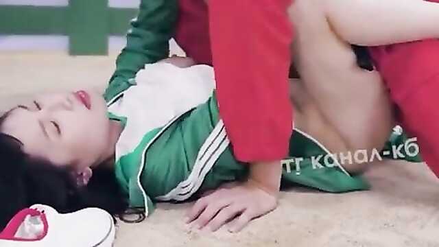 Азиатское порно: Игры в кальмара - это возбуждение!