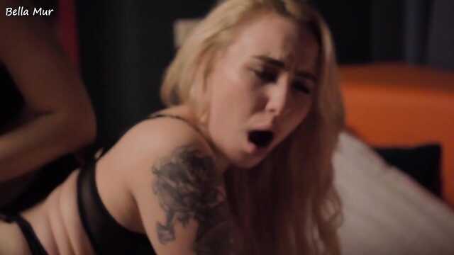 Лесбиянканың екі досы үшіншісін оргазмға жеткізді