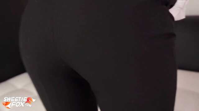 Sekretarka powiększyła cycki, pieprzyła się z szefem i zasłużyła na hojną nagrodę