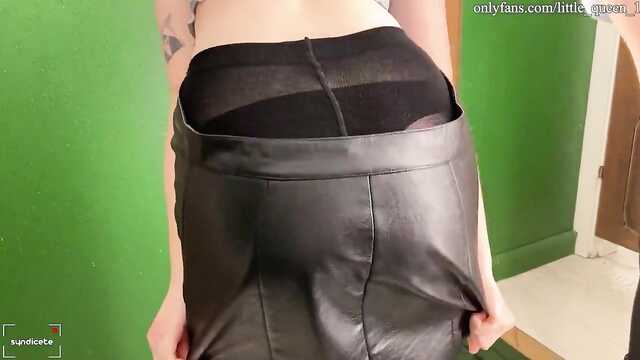 Facet pochylił napaloną dziewczynę w przymierzalni