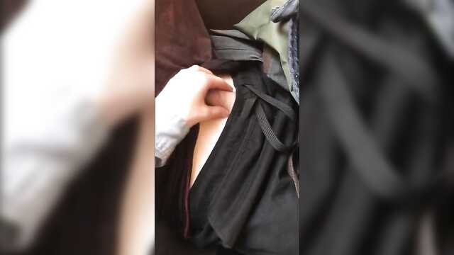 Zabawny student chciał ssać jej przyjaciel kogut w centrum handlowym