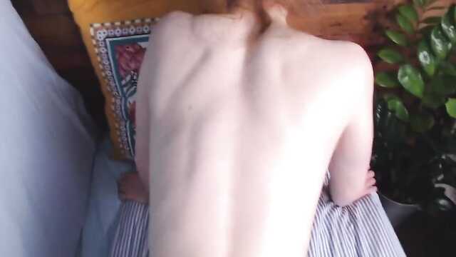 Қызыл қыз отырды мүшесі жаңа көрші