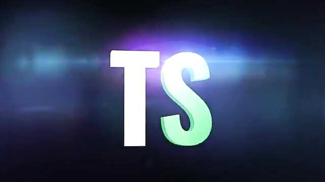 Брюнетка делится парнем с лучшей подругой.