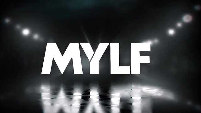 Француженка осуществила свою мечту: секс с потрясающим негром.