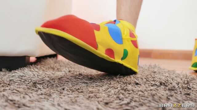 Na imprezie dla dzieci czarna Dojrzała przerzuciła się z błaznem