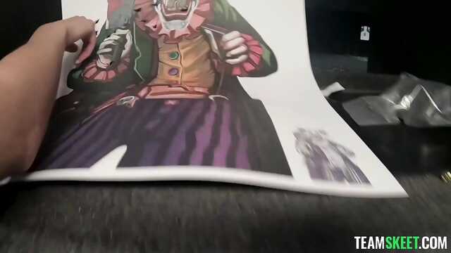 Naga Nastolatka świetnie się pieprzy w pokoju hotelowym