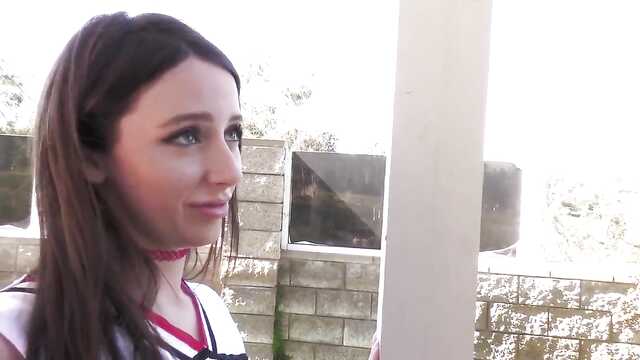 Один безтрусый мужчина размял студентку после тренировки.