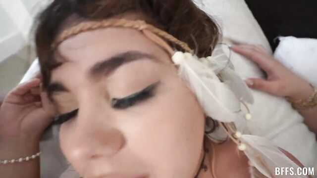 Жолда групповушкаға дауыссыз қыздар тапты