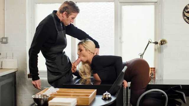 Порно онлайн: Леди Аманда, нейлон, капрон