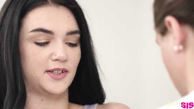 A black-headed ugly girl breeds her brother for a vaginal pussy