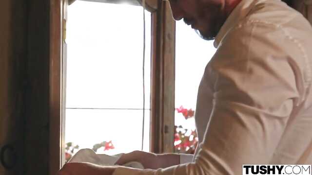 Belo sexo anal na villa com a linda Ucraniana Nancy A