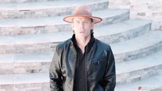 La surveillance des voisins pour les asiatiques est terminée MJM