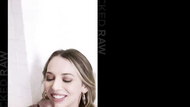 Белобрысая таскуха: два черномазых мега-пениса.