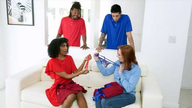 Os cuidados multicoloridos celebram o Dia das Mães Sexo em grupo com filhos