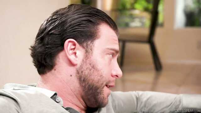 Слюнявый минет и фак пизды: Титькатая милфа!