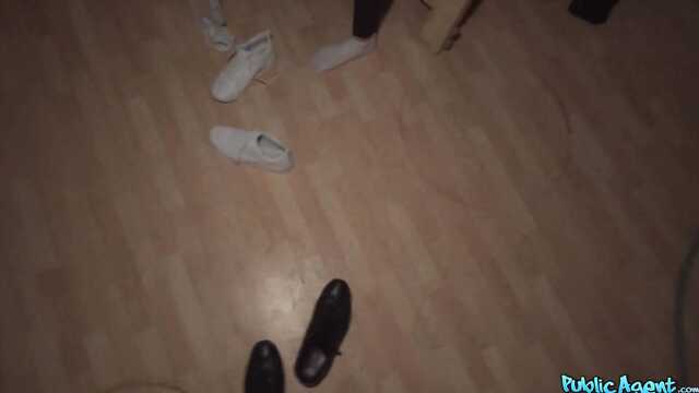 Za babolosiki rudowłosa rzuciła się w wir rozpusty