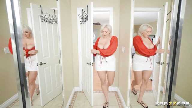 Tatuś odwrócił uwagę od rodzinnego obiadu na cipkę pięknej pasierbicy