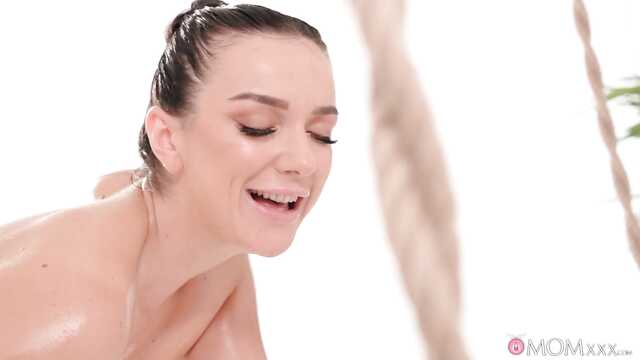 Bbw em uma massagem seduzido por lésbicas sexo Morena