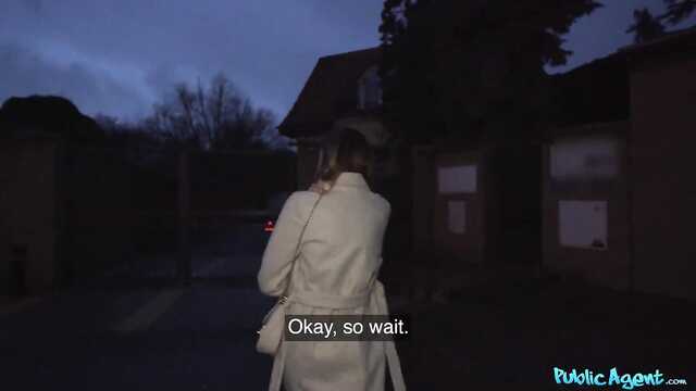 Za pieniądze suka gotowa się pieprzyć przez całą dobę