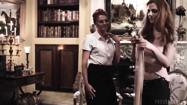 Бірдей киінген лесбиянки лижут киски