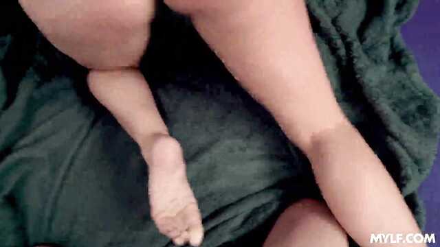 Milf em Óculos viciado em Pau Cara