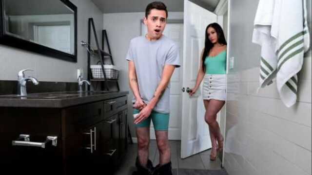 Когда пасынок хочет секса: мачехе нельзя отказать.