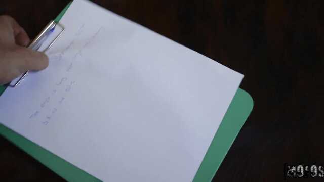 Ствол братишки - цель для подошвенной ебли.