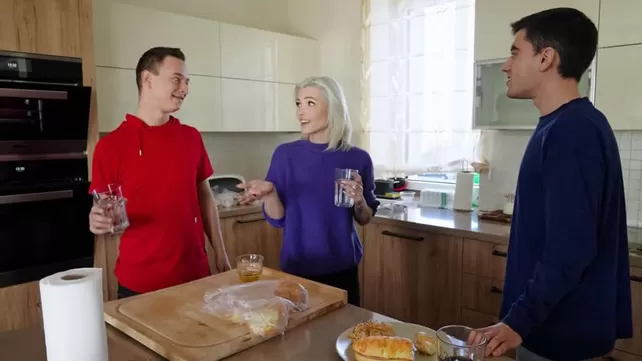 Жігіт отымель қызды ең жақсы дос