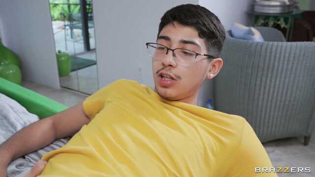 Студент үлкен әпкесі қызын тіске сүйреп апарады деп күткен жоқ