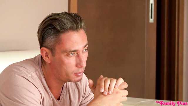 Мен әпкемнің дрочкасын көрдім және бірден толқып кеттім