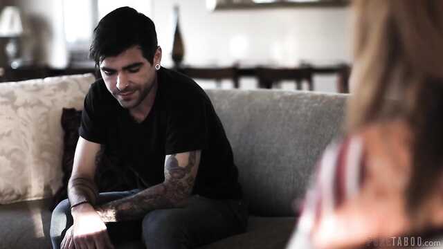 The dissolute wife, without hesitation, gave herself to a stranger who looked into the house