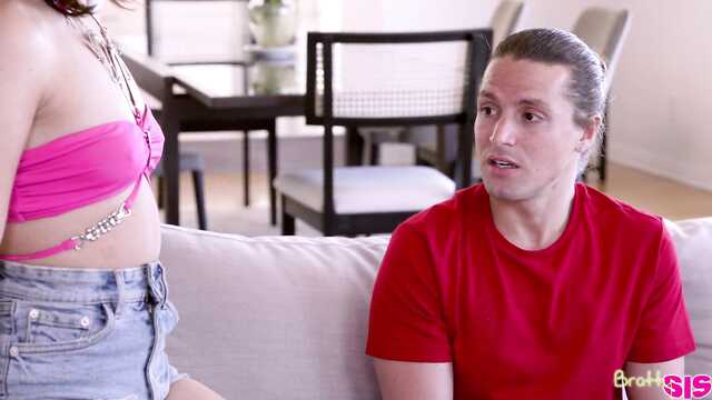 Девушка умеет доминировать с помощью члена друга