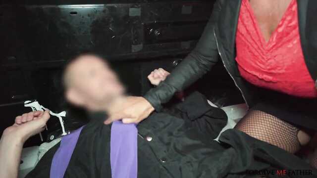 Пані у віці жорстко відсмоктала і віддалася в пизду