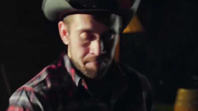 Жаркое столкновение блондинок и чёрного хуя.