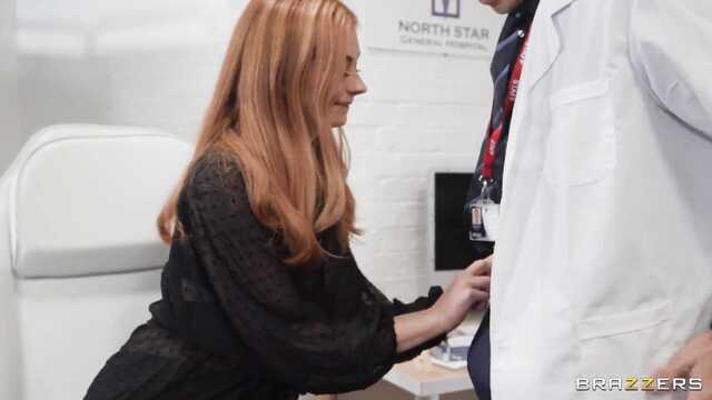 Рыжая: доктору не смогла устоять перед сексом