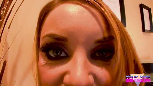 La belle-mère est prête à tout ce que vous voulez, juste pour chevaucher la grosse bite de son beau-fils et la monter indéfiniment