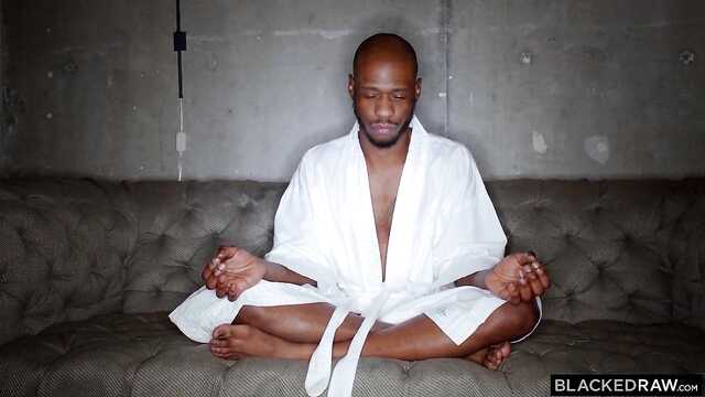 Фанатки: Восхищаются Черным Баскетбольным Членом!