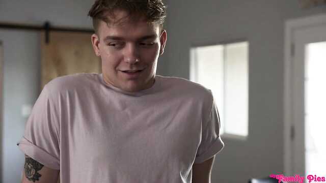 The cutie on the day of meeting her stepbrother also managed to fuck with him