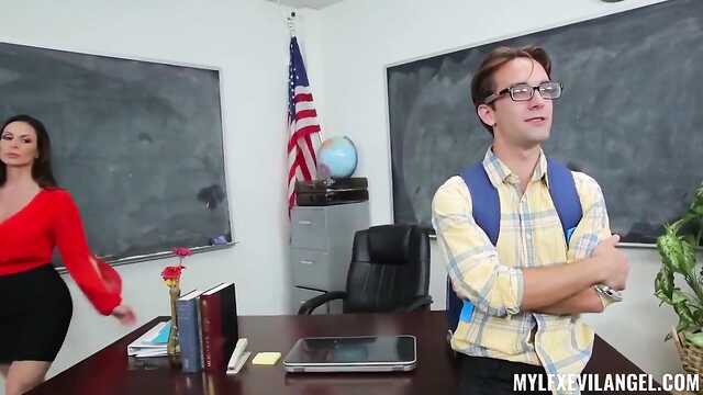 Botanik siada na kołku po lekcjach luksusowej nauczycielki