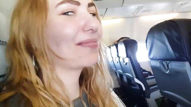 Высокий уровень любви: пососать хуй мужа в самолете.