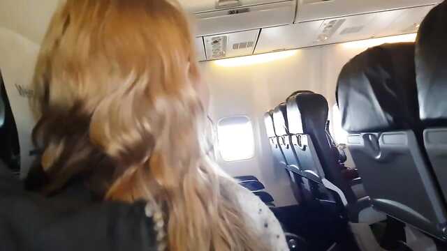Высокий уровень любви: пососать хуй мужа в самолете.