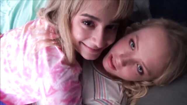 Napalone laski dupy przyjacielowi kutasa i oddali