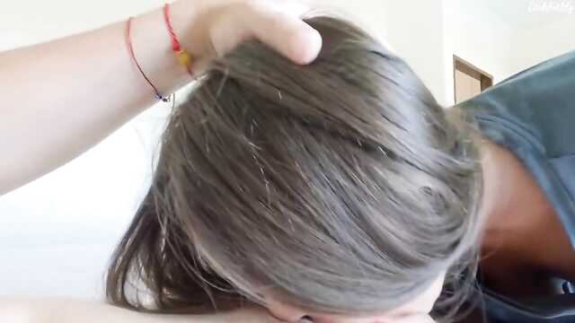 Wife sucks off early in the morning and swallows cum