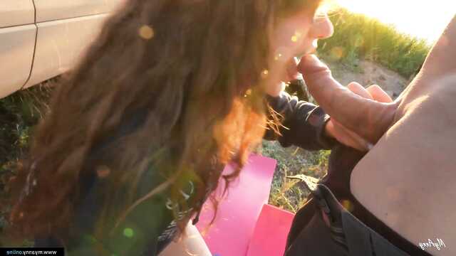 Amatorski seks na łonie natury z dupą