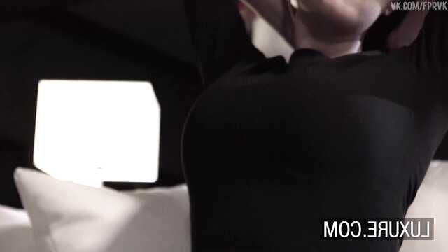 Satisfied the stranger and allowed him to cum in his mouth