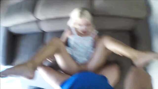 Соседка Глотает Сперму После Секса