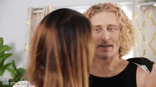 Выдавливание и втыкание члена длинноногой соседки.